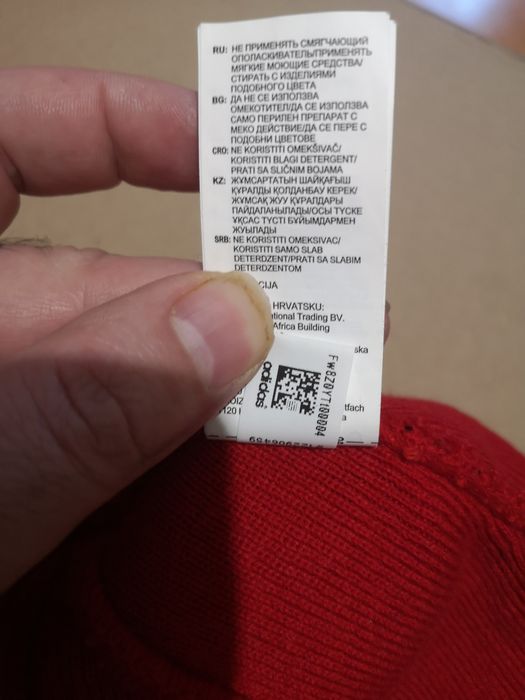 Продам зимнюю шапку ADIDAS NHL  Montreal