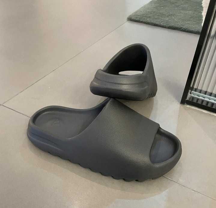 adidas_Yeezy_Slide_czarne R.42