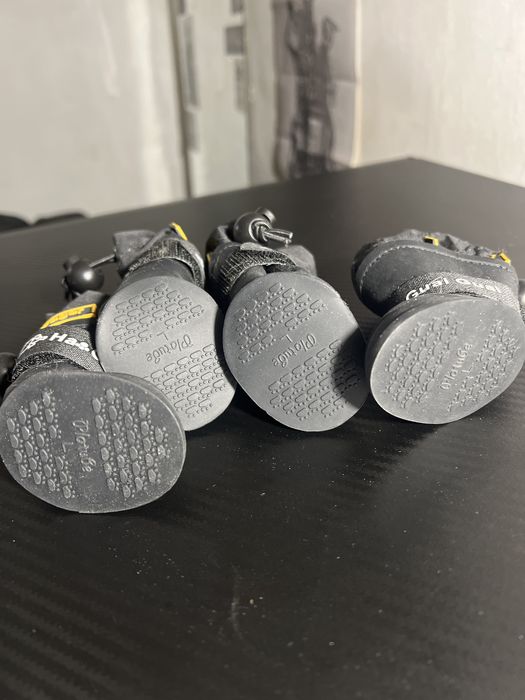 Взуття для собаки утепленне, нові