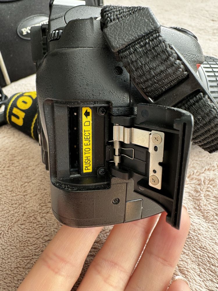 Фотоаппарат Nikon D40 + карта памяти 8 гб, полный комплект