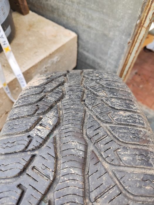 Koła z oponami zimowymi 15" + kołpaki