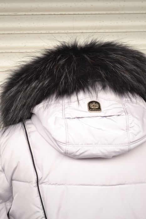 Женский пуховик с натуральным мехом енота 46 размер,  L