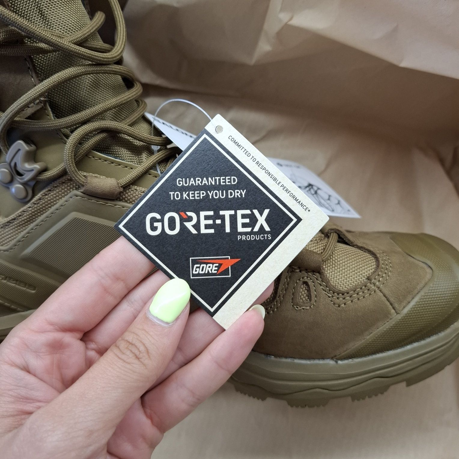 Botas quest 4D forces salomon goretex