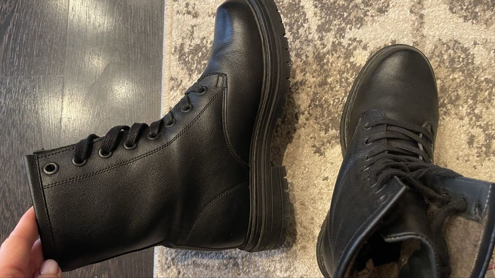 Жіночі шкіряні ботинки