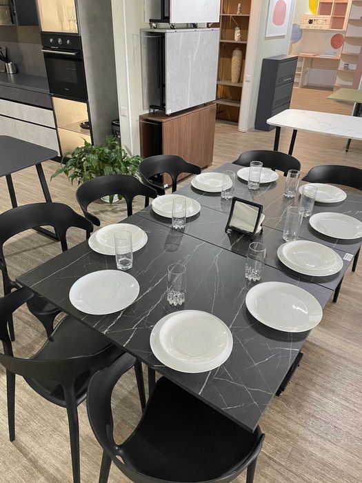 Розкладний стіл. Стіл книжка на колесах