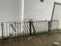 Portao 3 m e porta pequena , de exterior