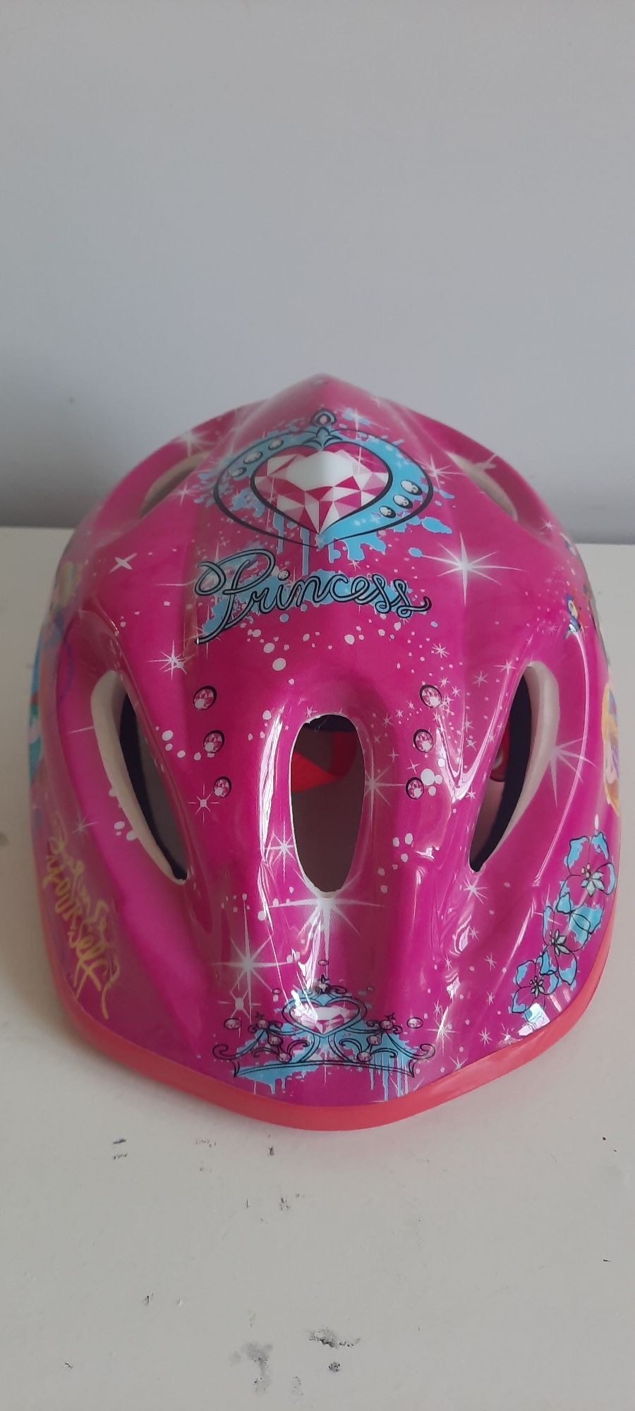 Kask rowerowy dla dziecka. Rozmiar M.