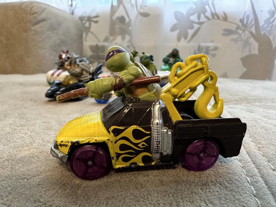 Черепашки-Ніндзя на машинах