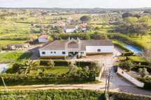 Quinta de 11750 m2 com moradia T6 e Piscina | Évora