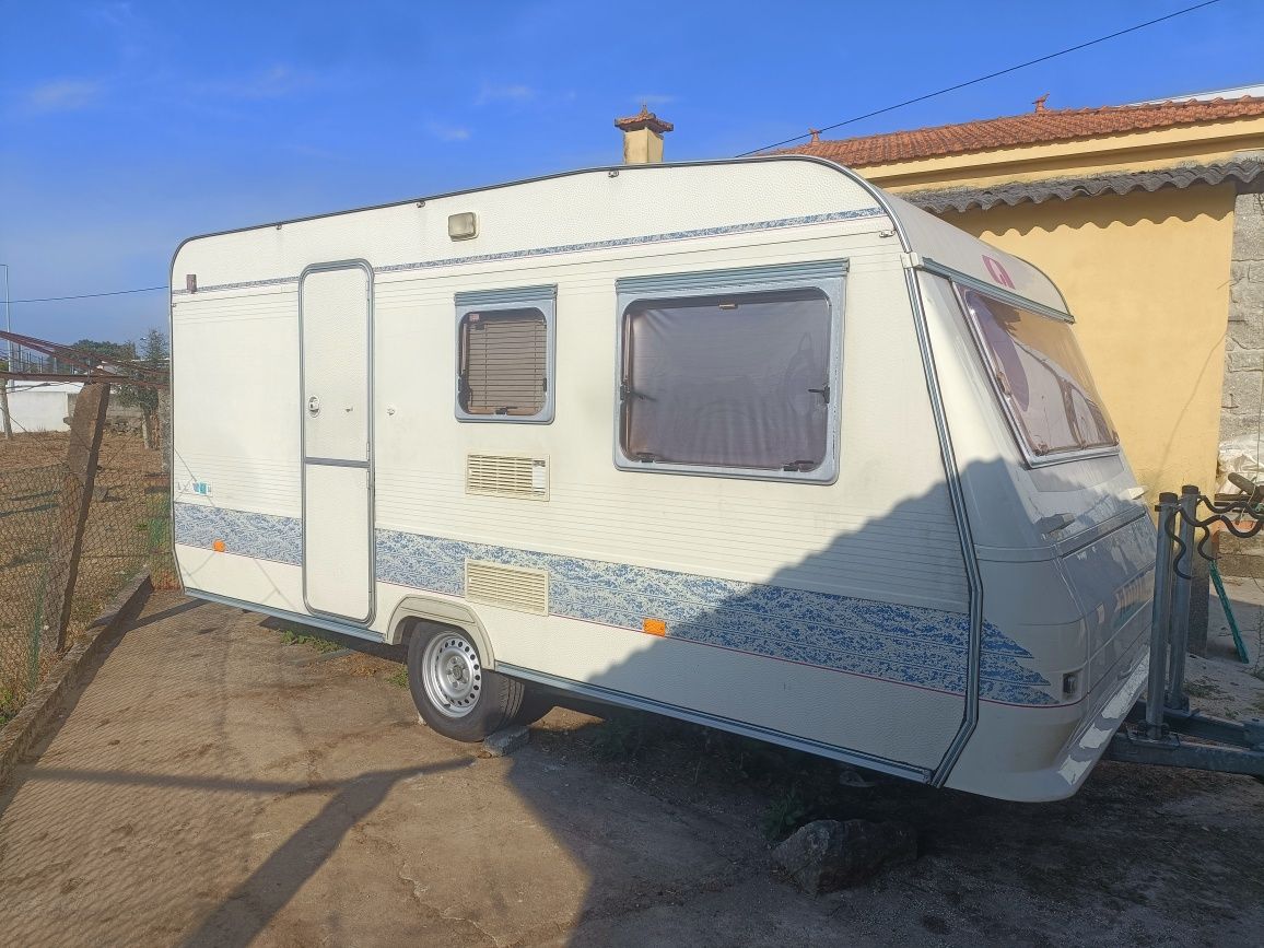 Vendo caravana Adria unica 431 DD