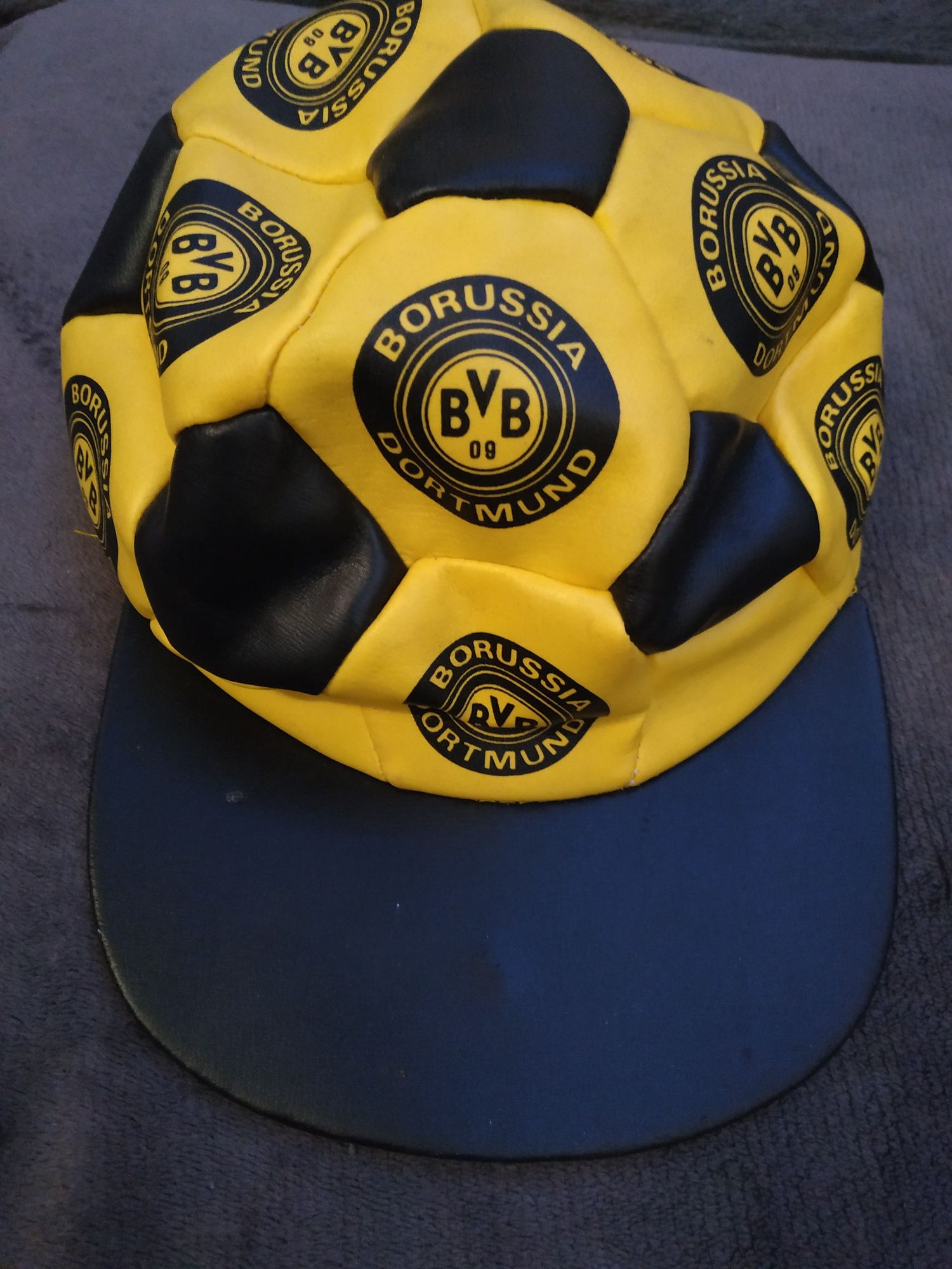 Czapka sportowa logo klubu