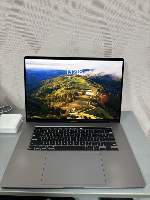 Apple MacBook 16 Pro A2141 Retina i9-9980HK/32/1TB/Radeon 5500M 8GB