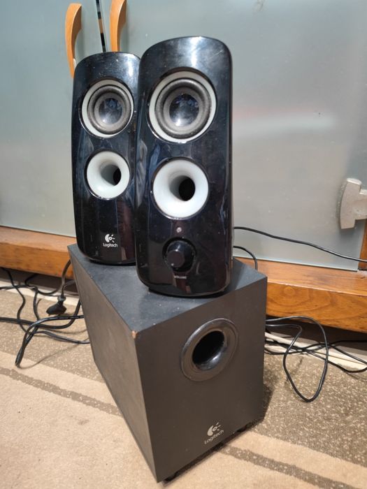 Colunas 2.1 Logitech