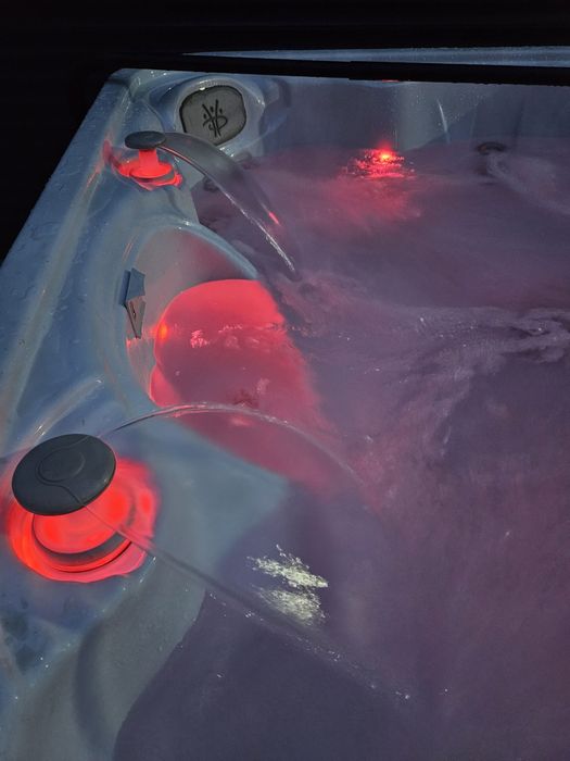 Jacuzzi Hydropool wanna ogrodowa całoroczna basen balia bania