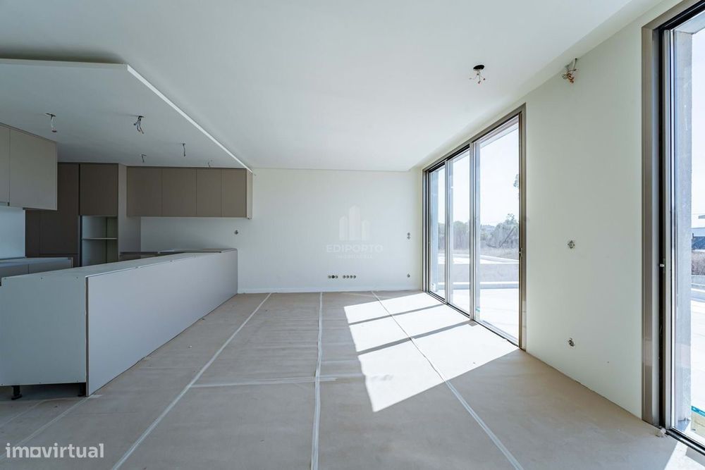 Andar Moradia T3 com terraço em condominio de luxo com piscina e ginás