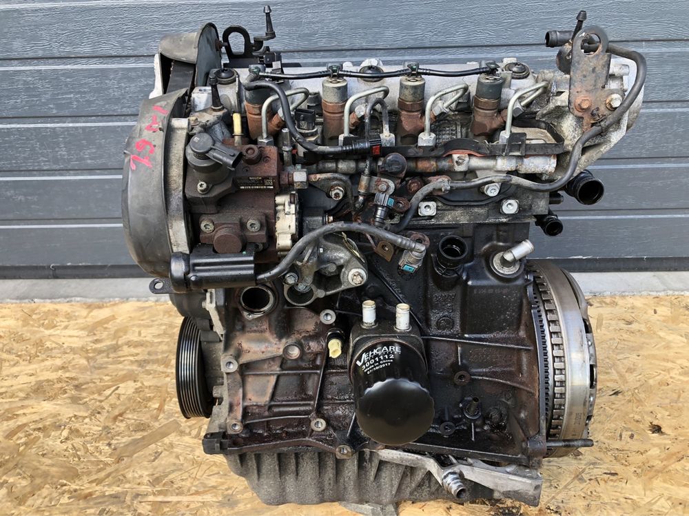 Двигатель двигун мотор F9Q P 872 1.9dci Renault Meganelll Scenic lll
