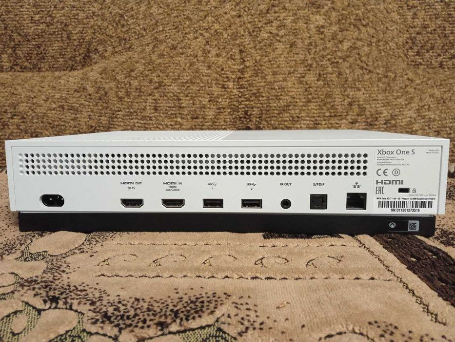 Ігрова консоль Xbox One S model 1681