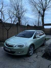 Опель Astra j sports tourer