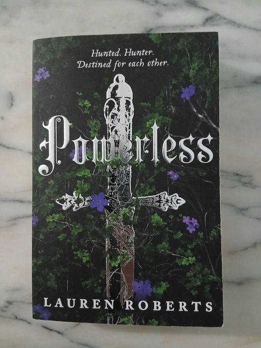 Livro Powerless de Lauren Roberts