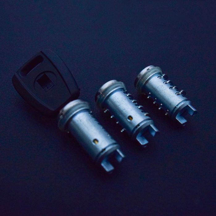 Ремонт замків запалення, дверей, бардачка, бензобака для авто та мото