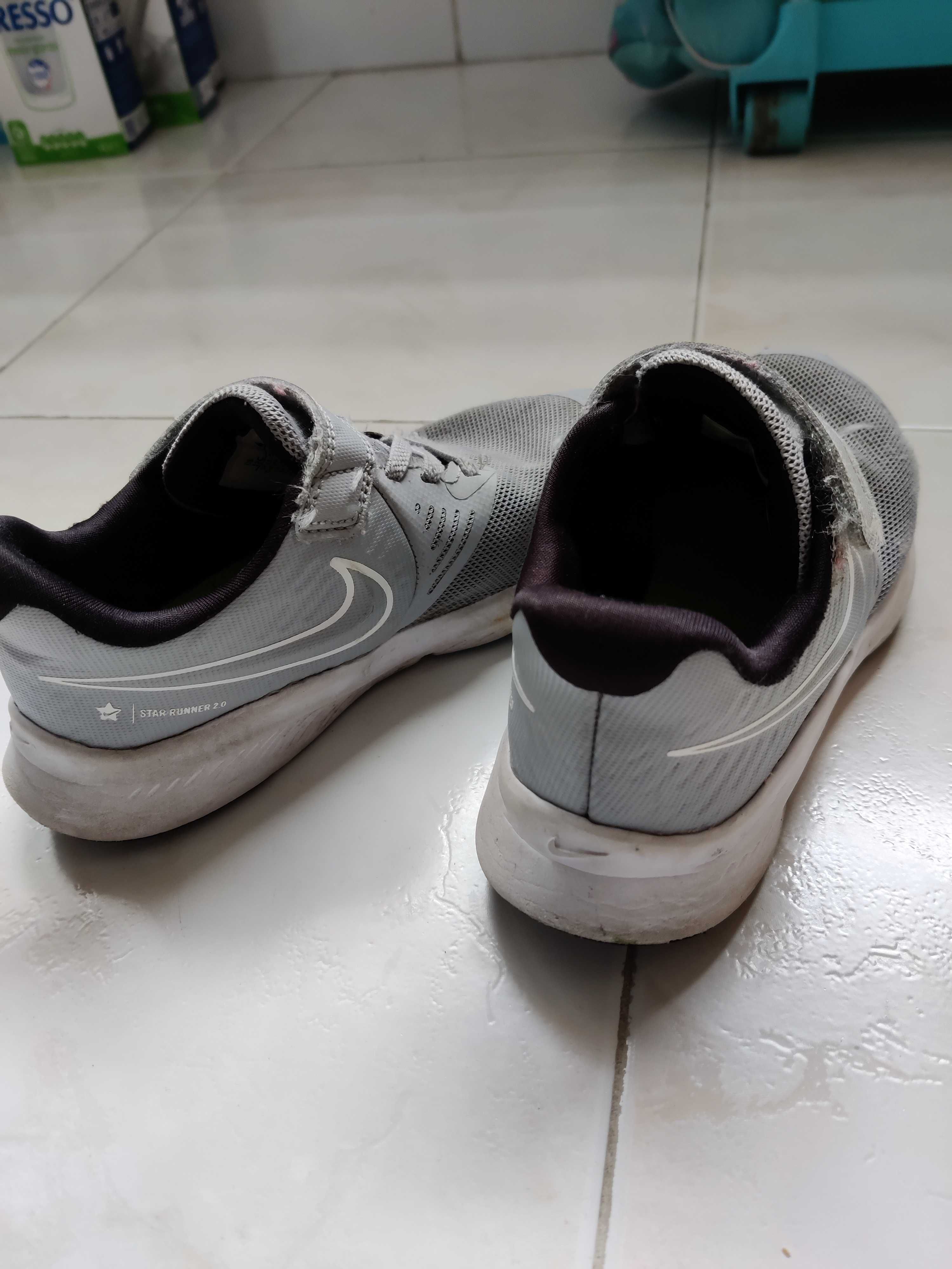 Ténis unisexo Nike Star Runner 3, tamanho 31.5, cinzentos