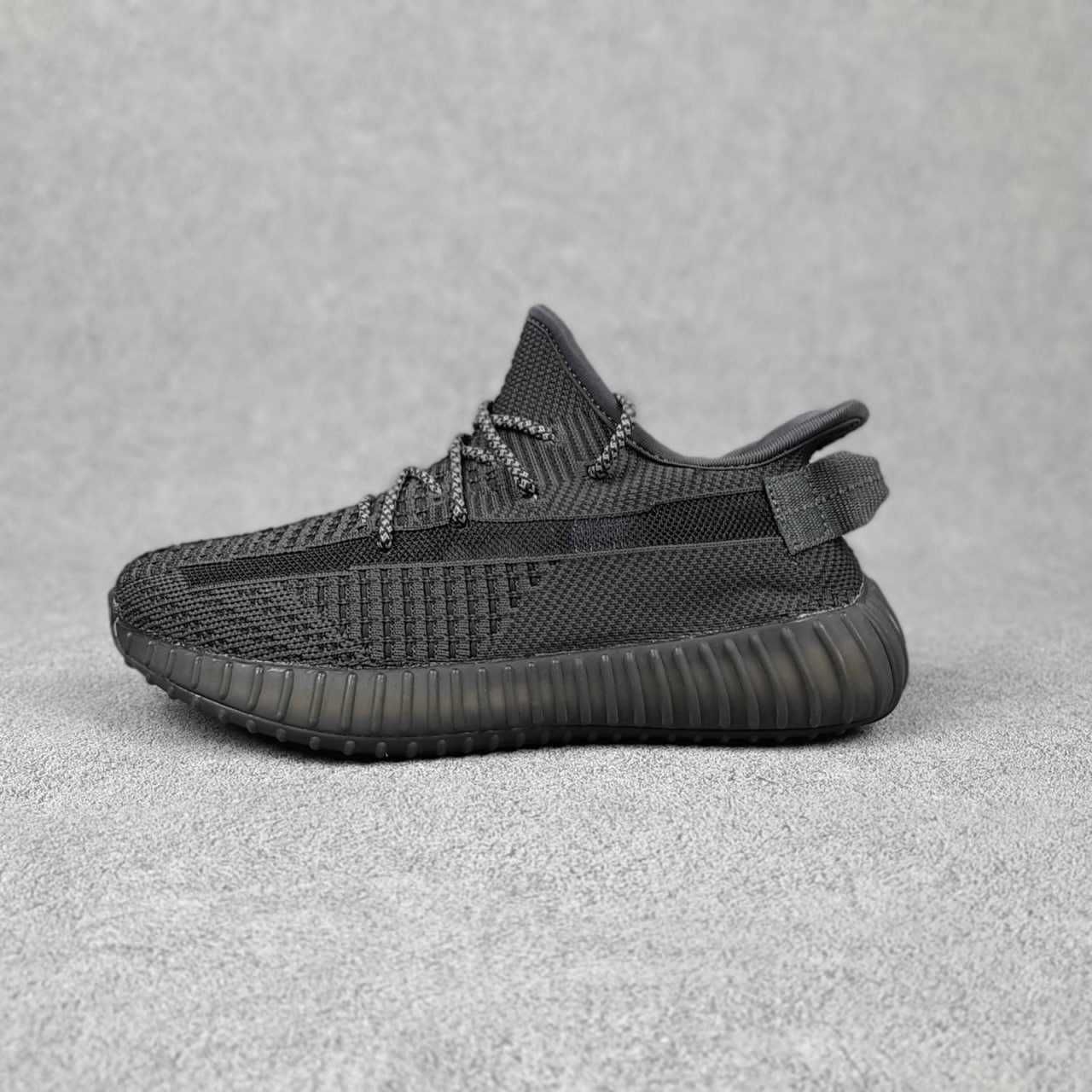 РОЗПРОДАЖ Yeezy Boost 350 чорні жіночі Ізі GET 20679/77 Изики