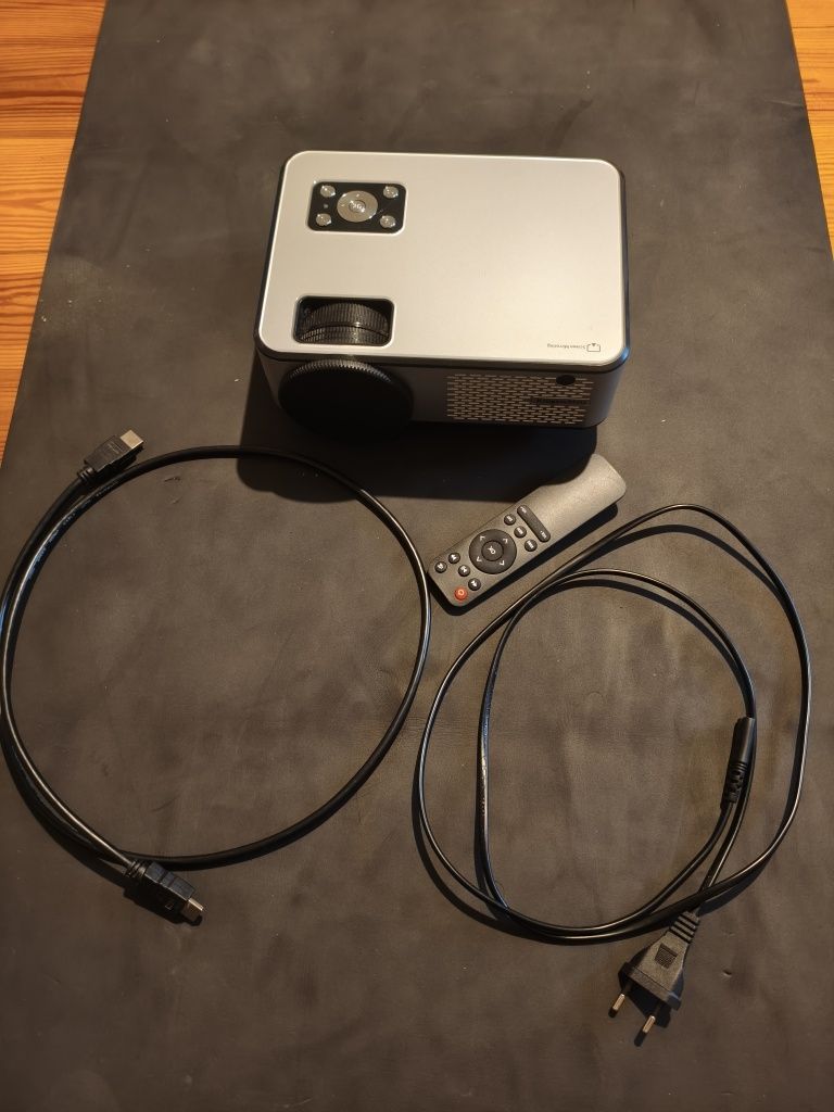 Projektor Kruger&Matz V-LED50