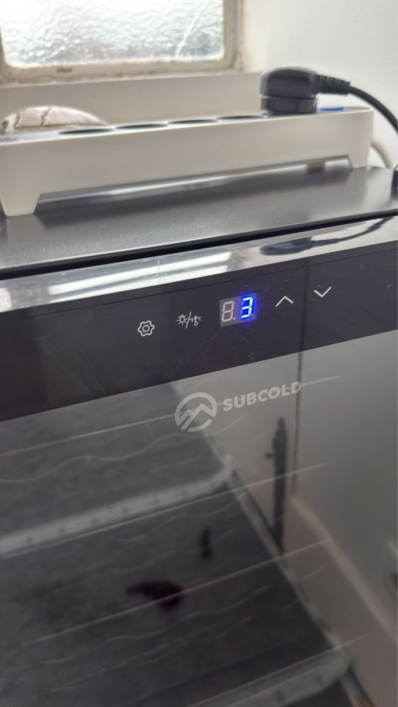 Refrigerador de vinhos SUBCOLD