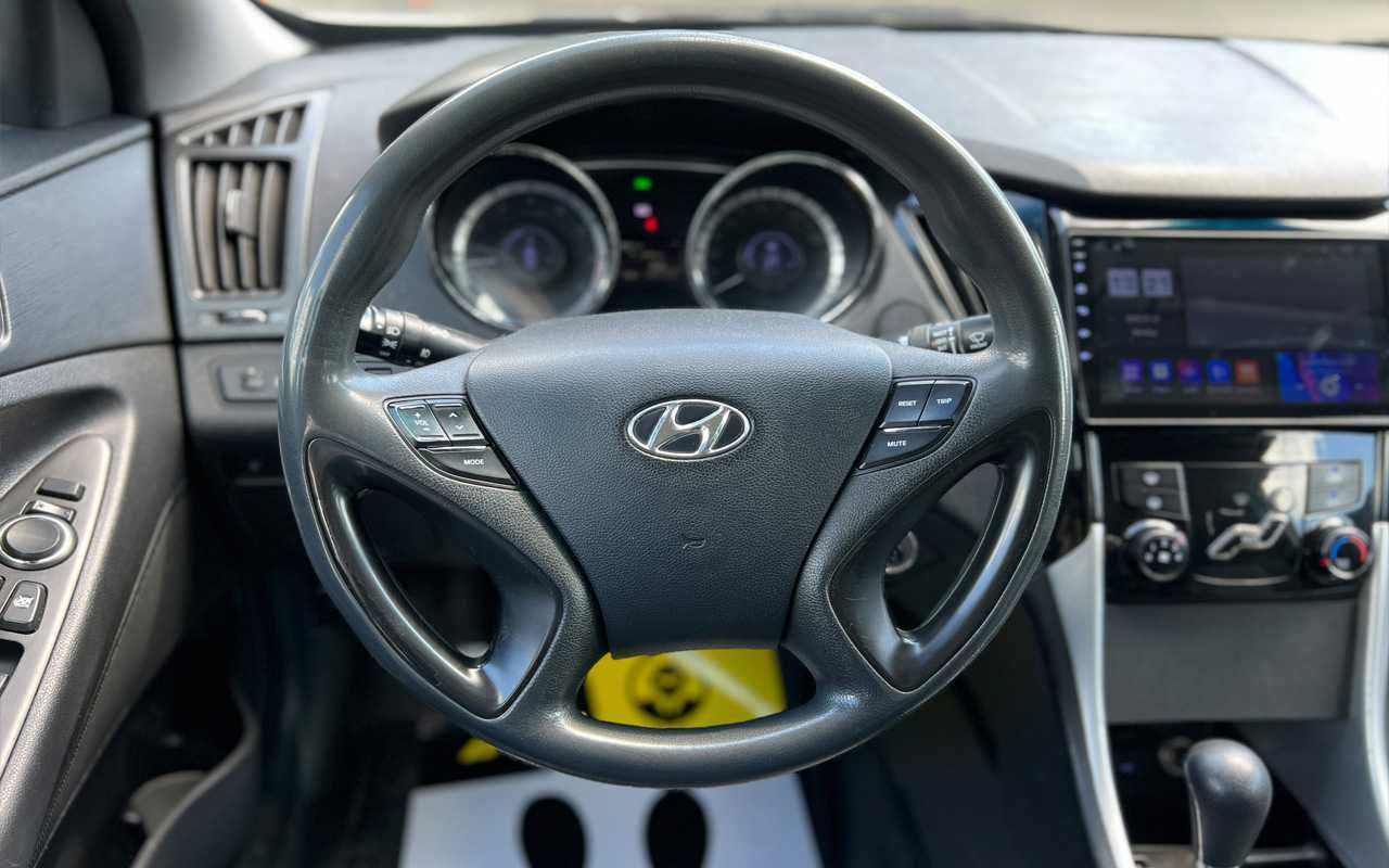 Hyundai Sonata 2011