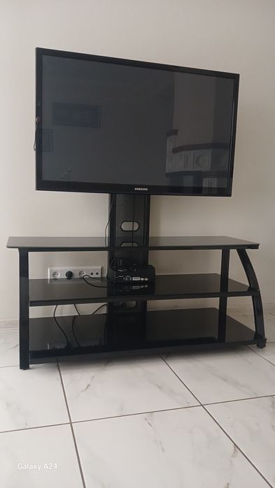 Телевізор самсунг 43 діагональ.