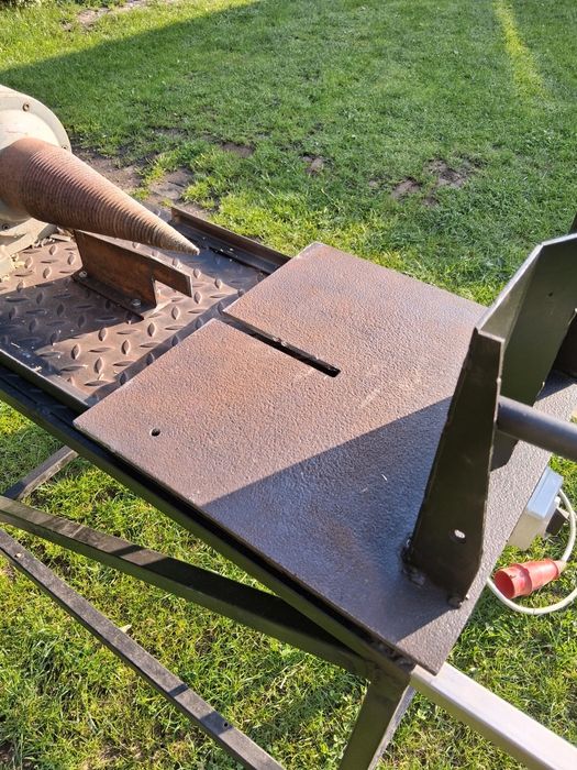 Łuparka świdrowa motoreduktor