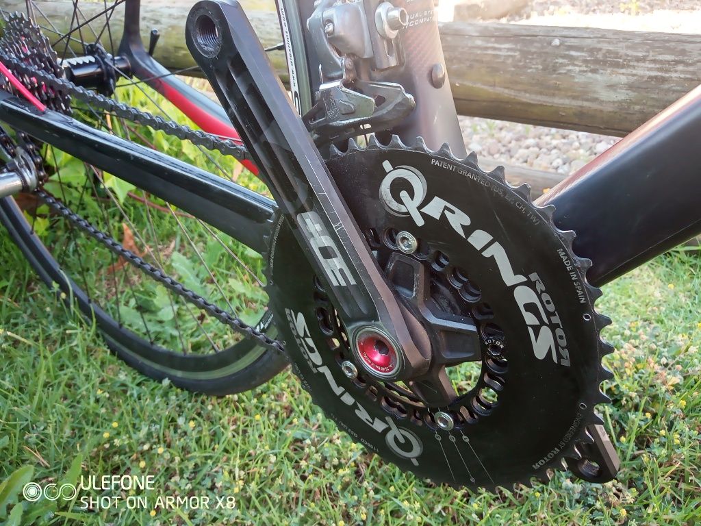 Bicicleta de estrada em carbono - 7,3Kg