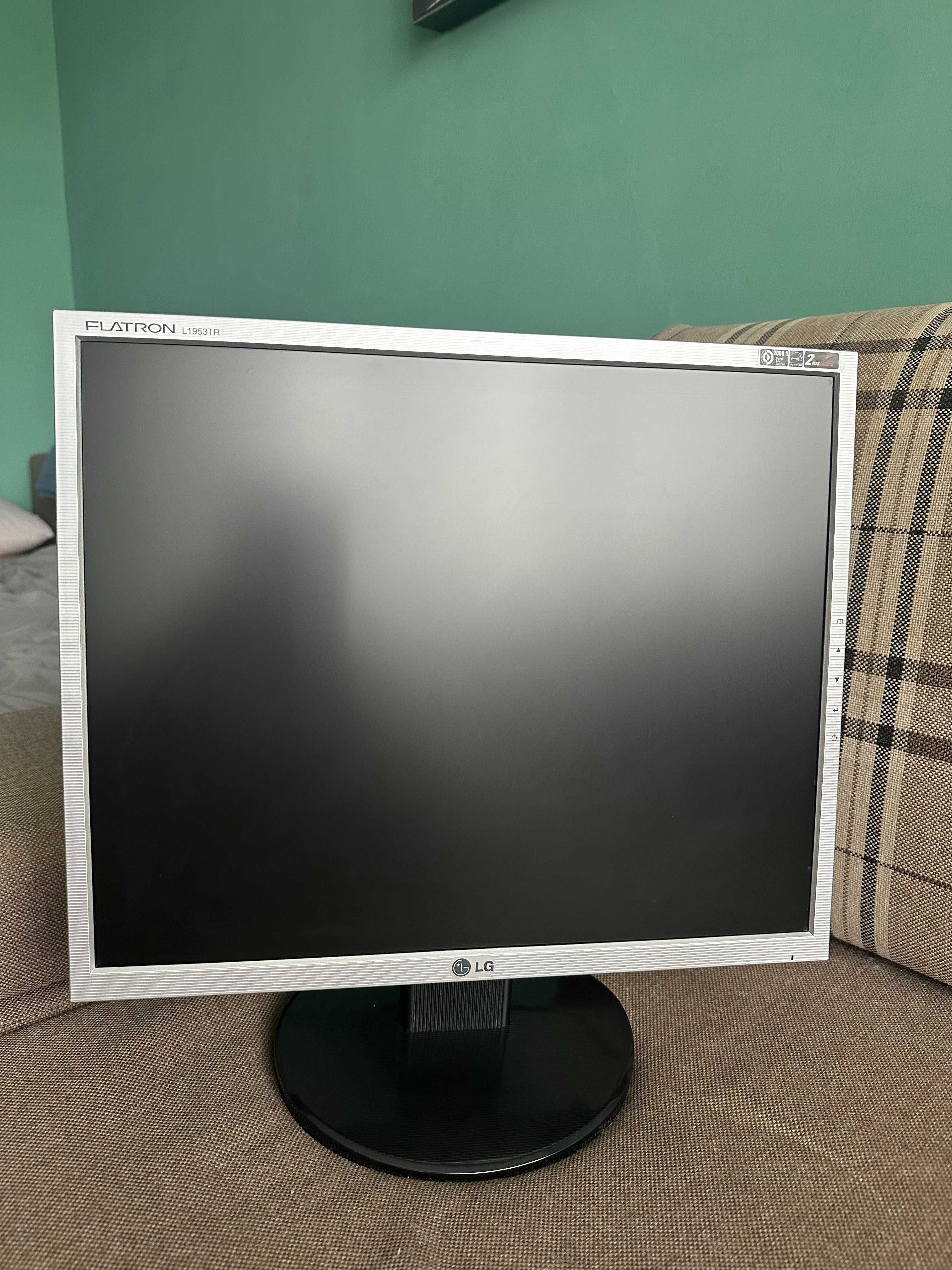 Продам ПК (AMD A8 5600K) + Монітор 19'' (LG Flatron L1953TR-SF)