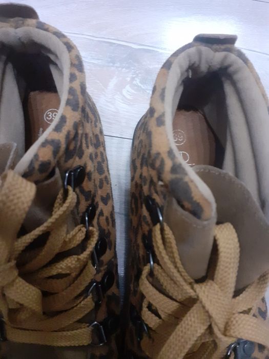 Buty w panterke roz. 39