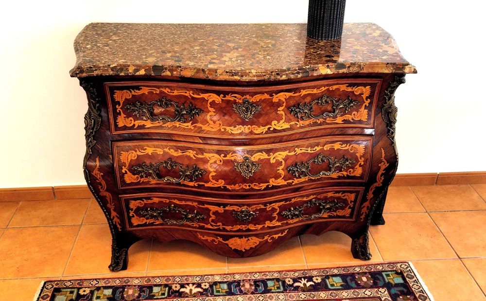 Lindissima comoda centenaria estilo Luis XV