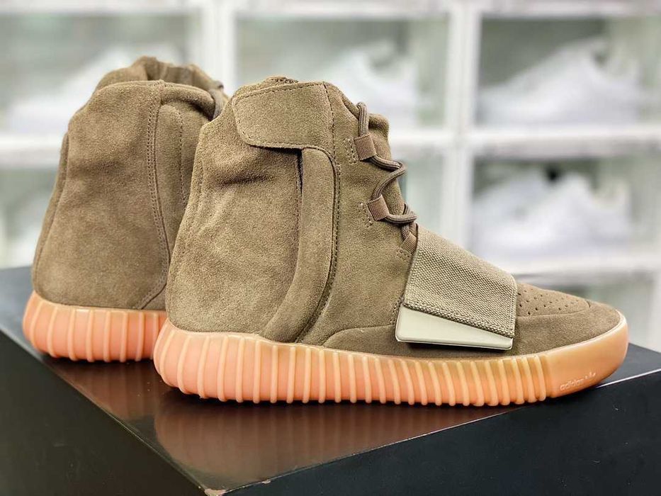 Kanye West x Originals YEEZY BOOST 750″Light Brown” BY2456