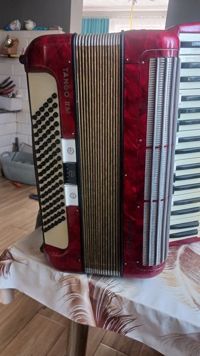Akordeony hohner 120bas drugi 96basstan stan idealny gotowe do grania