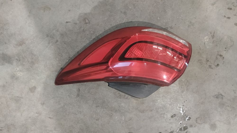 Kia Sportage 3 III 14-15 Lift  Prawa Tylna Lampa W Błotnik 92402-3W51