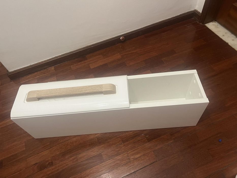 Móvel de entrada com espelho