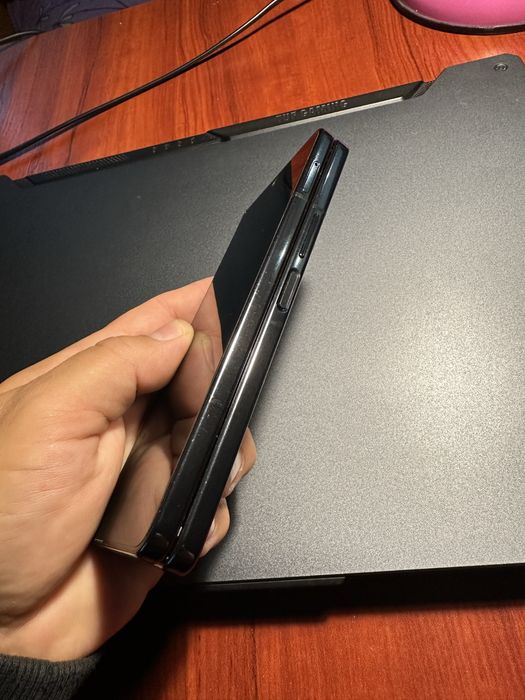 Samsung fold 5 1Tb .Повний комплект