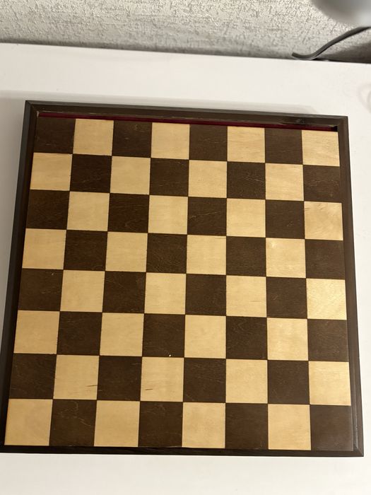 Продам дизайнерські шахмати ручноі роботи