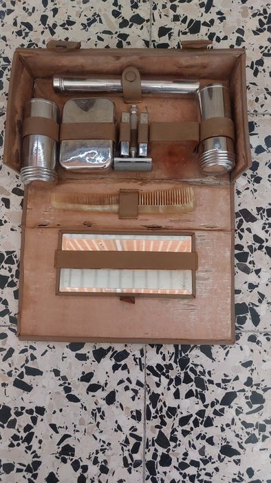 Estojo de barbear portátil