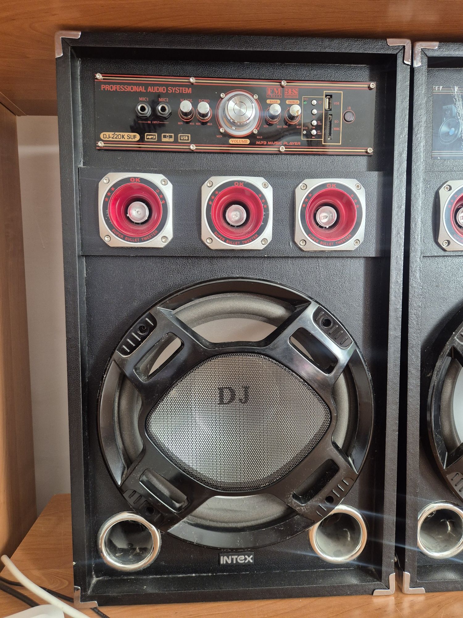 Zestaw dwóch kolumn intex DJ-220k