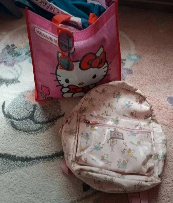 Paka ubrań jesiennych dla dziewczynki w rozmiarze 122/128