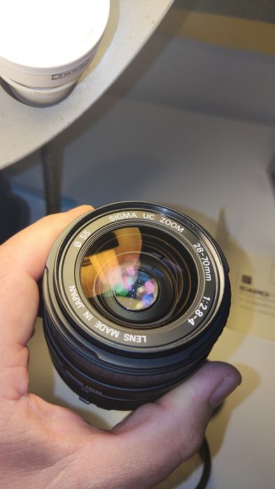 Objetiva Sigma 28-70mm f2.8-4 UC MF para Nikon