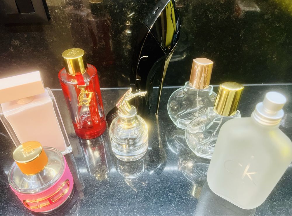 8 frascos de perfume vazios