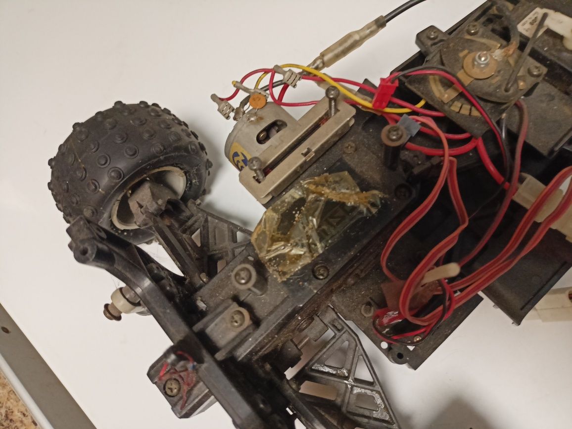 Kyosho raider podwozie modelu RC niekompletne