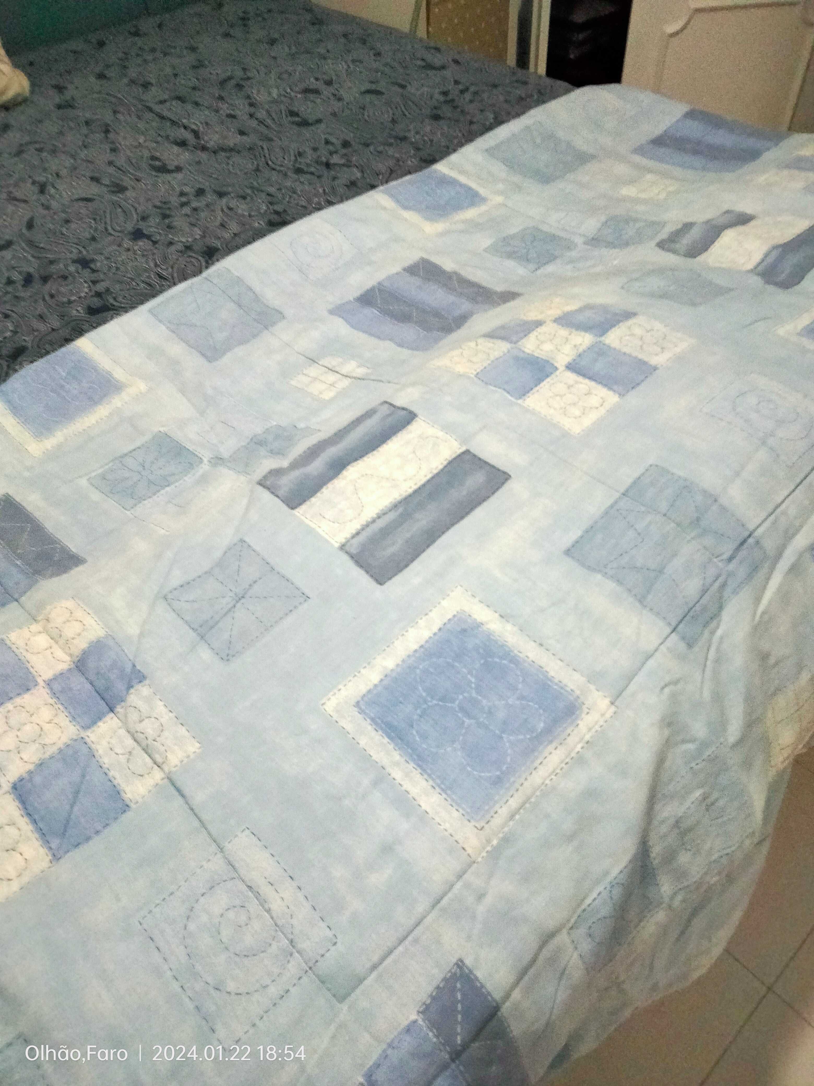 Edredom  cama de solteiro 1,65x2,25 tons azuis