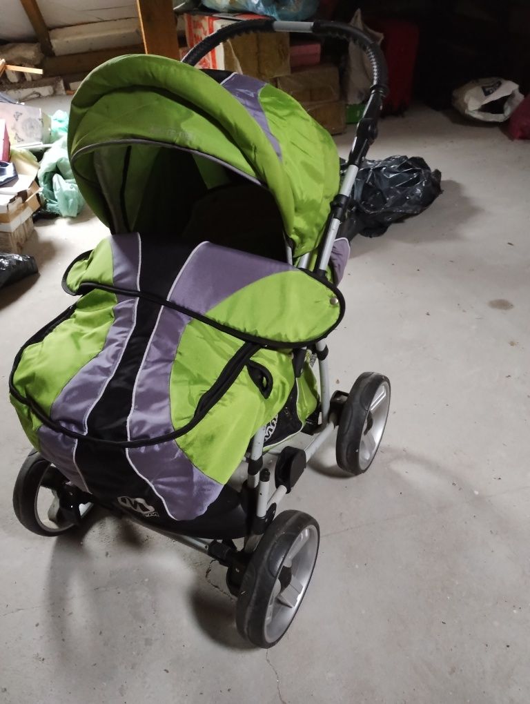 Wózek dzieciecy ,spacerówka,nosidełko,mało używany.