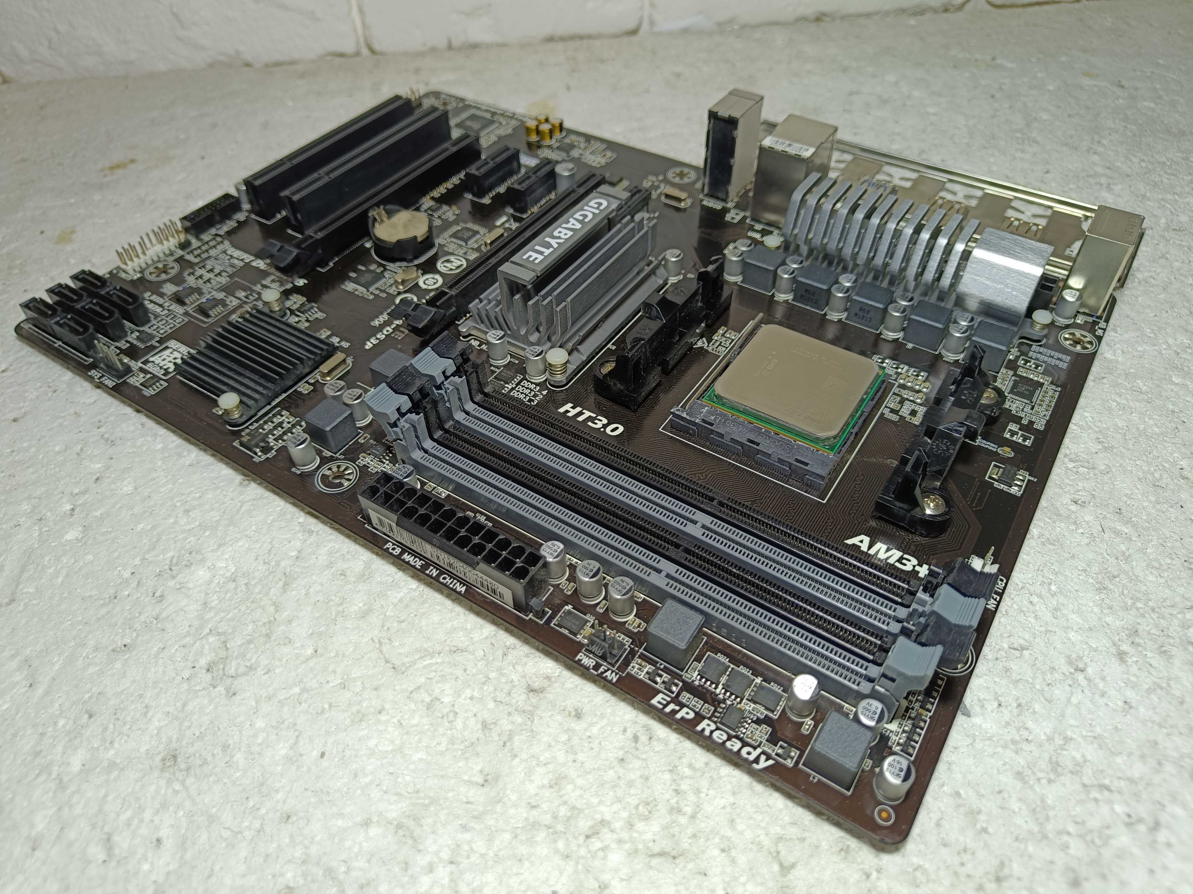 КОМПЛЕКТ Материнк AMD Gigabyte GA-970A-DS3P + проц FX8300 8 ядер sAM3+